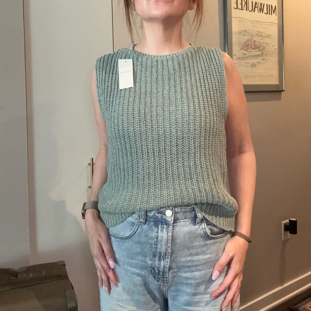 Abercrombie & Fitch NWT Green Chunky Knit Sleeveless Sweater